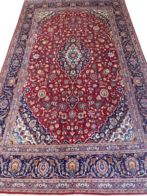 Fine Hand-Knotted Persian Kashan Carpet