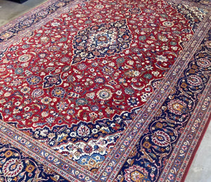 Fine Hand-Knotted Persian Kashan Carpet