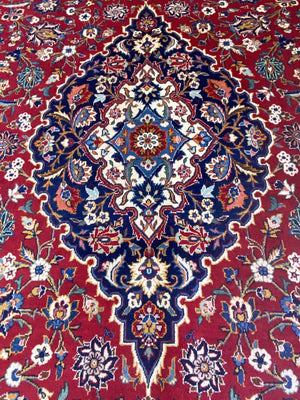 Fine Hand-Knotted Persian Kashan Carpet