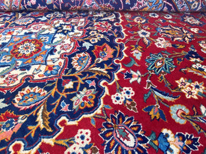 Fine Hand-Knotted Persian Kashan Carpet
