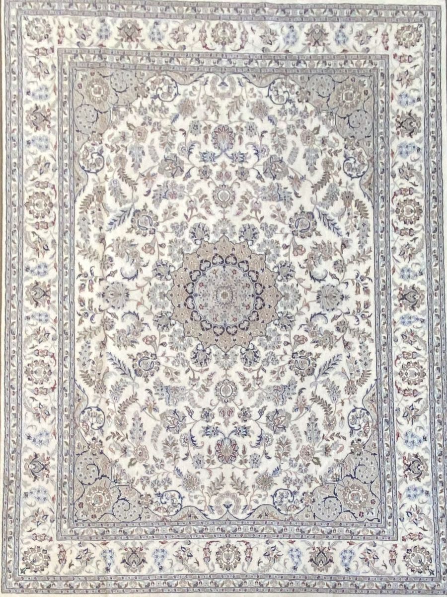 Handmade vs Machine-Made Rugs