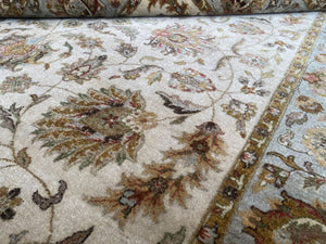 Fine Hand-Knotted Tabriz Design Carpet