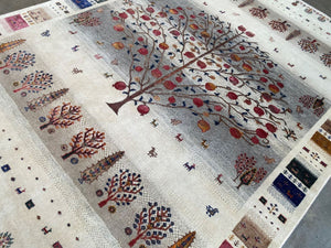 Hand-woven Loribaft Gabbeh Rug