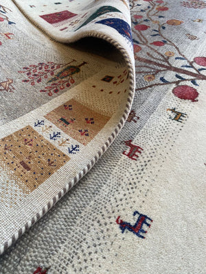 Hand-woven Loribaft Gabbeh Rug