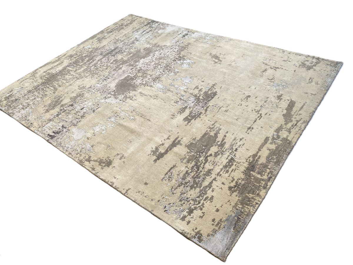 Hand-Woven Modern Everest Collection