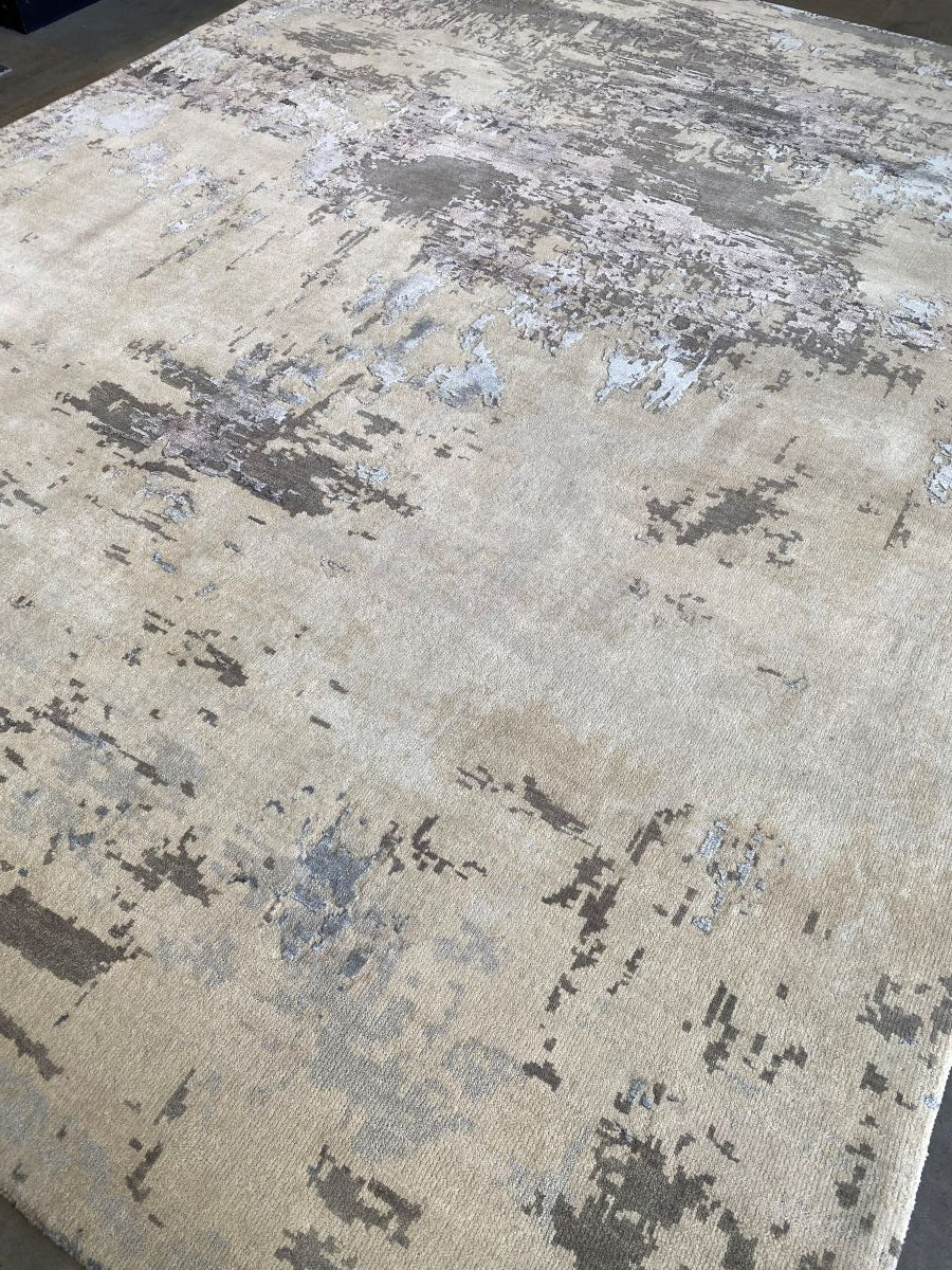 Hand-Woven Modern Everest Collection