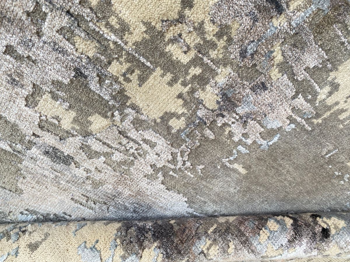 Hand-Woven Modern Everest Collection