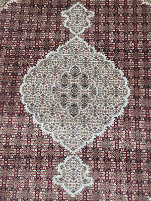 Fine Hand-Woven Persian Tabriz Mahi Design Carpet