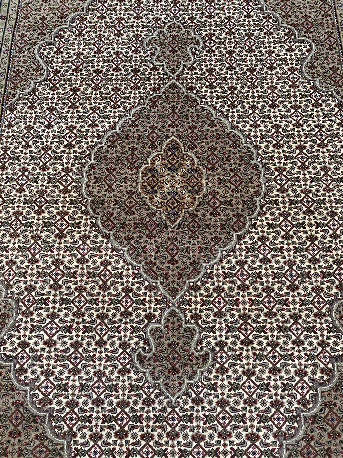 Fine Hand-Woven Persian Tabriz Mahi Design Carpet