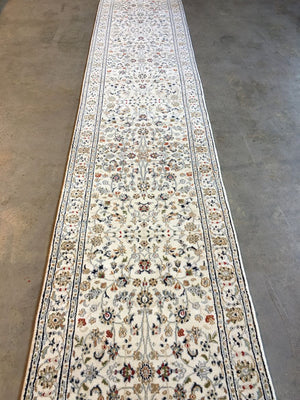 Fine Handmade Persian Naien Design Hall Runner