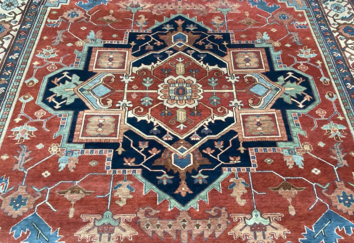 Hand-Woven Serapi Heriz Design Carpet