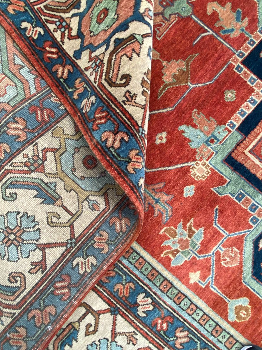 Hand-Woven Serapi Heriz Design Carpet