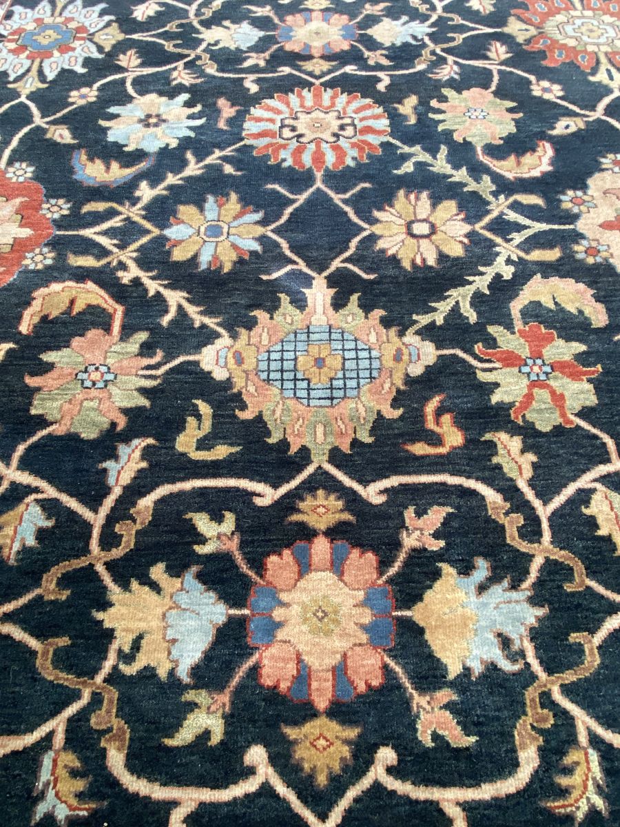 Hand-Woven Serapi Heriz Design Carpet