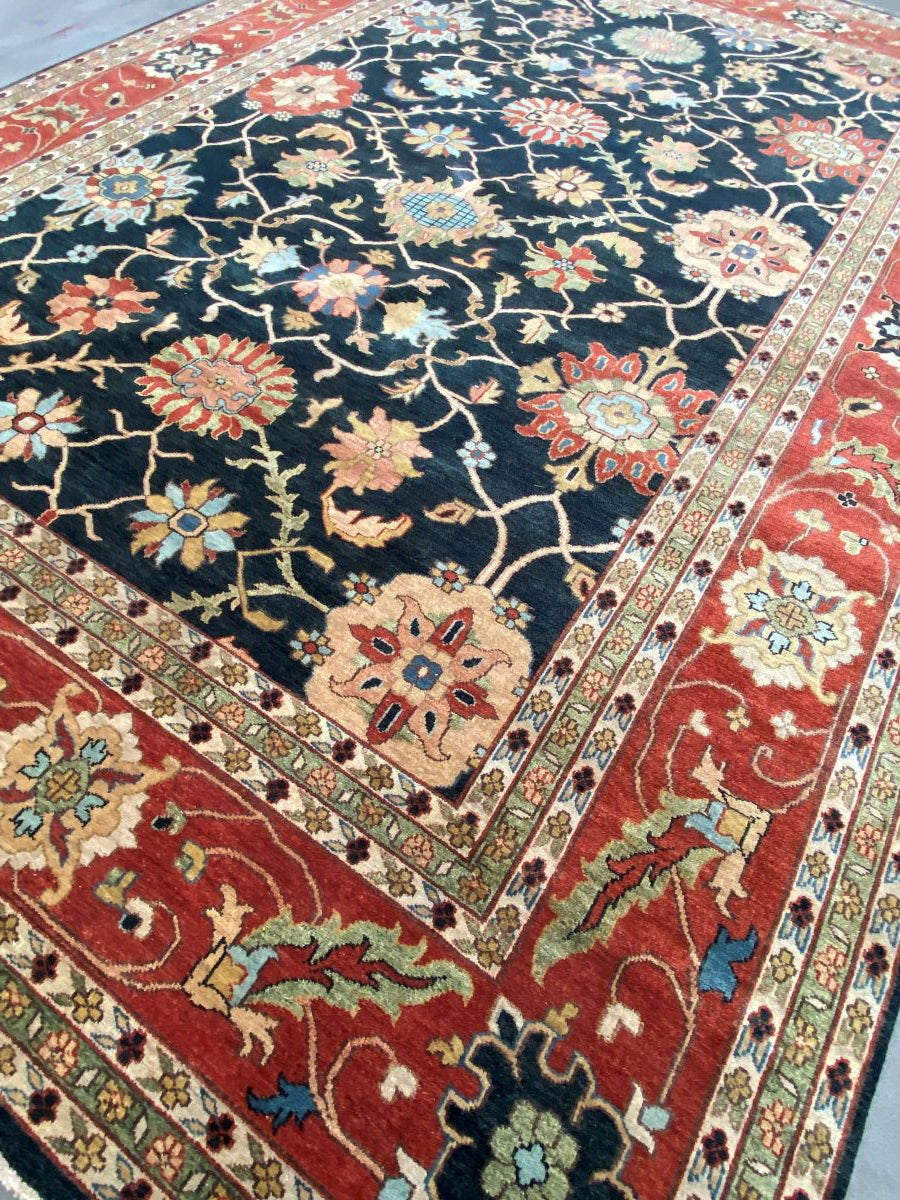 Hand-Woven Serapi Heriz Design Carpet