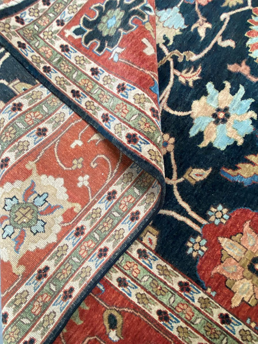 Hand-Woven Serapi Heriz Design Carpet