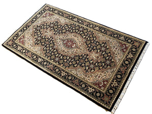 Fine Hand-Woven Persian Tabriz Mahi Design Carpet
