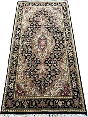 Fine Hand-Woven Persian Tabriz Mahi Design Carpet