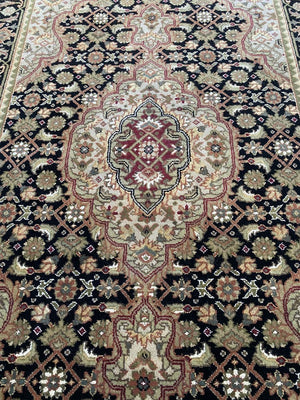 Fine Hand-Woven Persian Tabriz Mahi Design Carpet