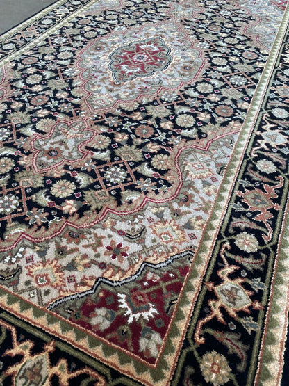 Fine Hand-Woven Persian Tabriz Mahi Design Carpet