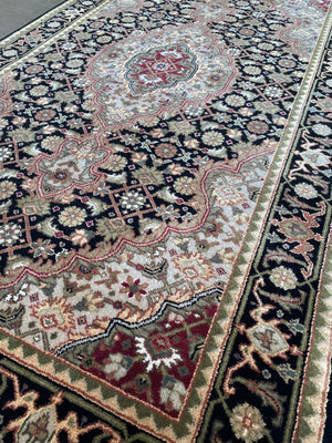 Fine Hand-Woven Persian Tabriz Mahi Design Carpet