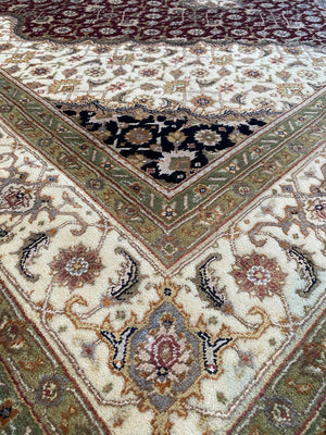 Fine Hand-Woven Persian Tabriz Mahi Design Carpet