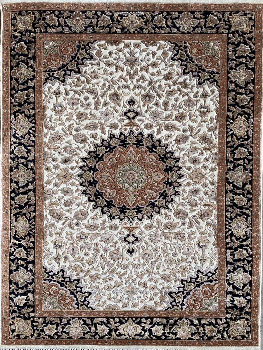 Traditional Hand-Woven Tabriz Design Carpet