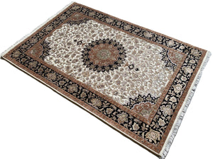 Fine Hand-Knotted Tabriz Design Rug