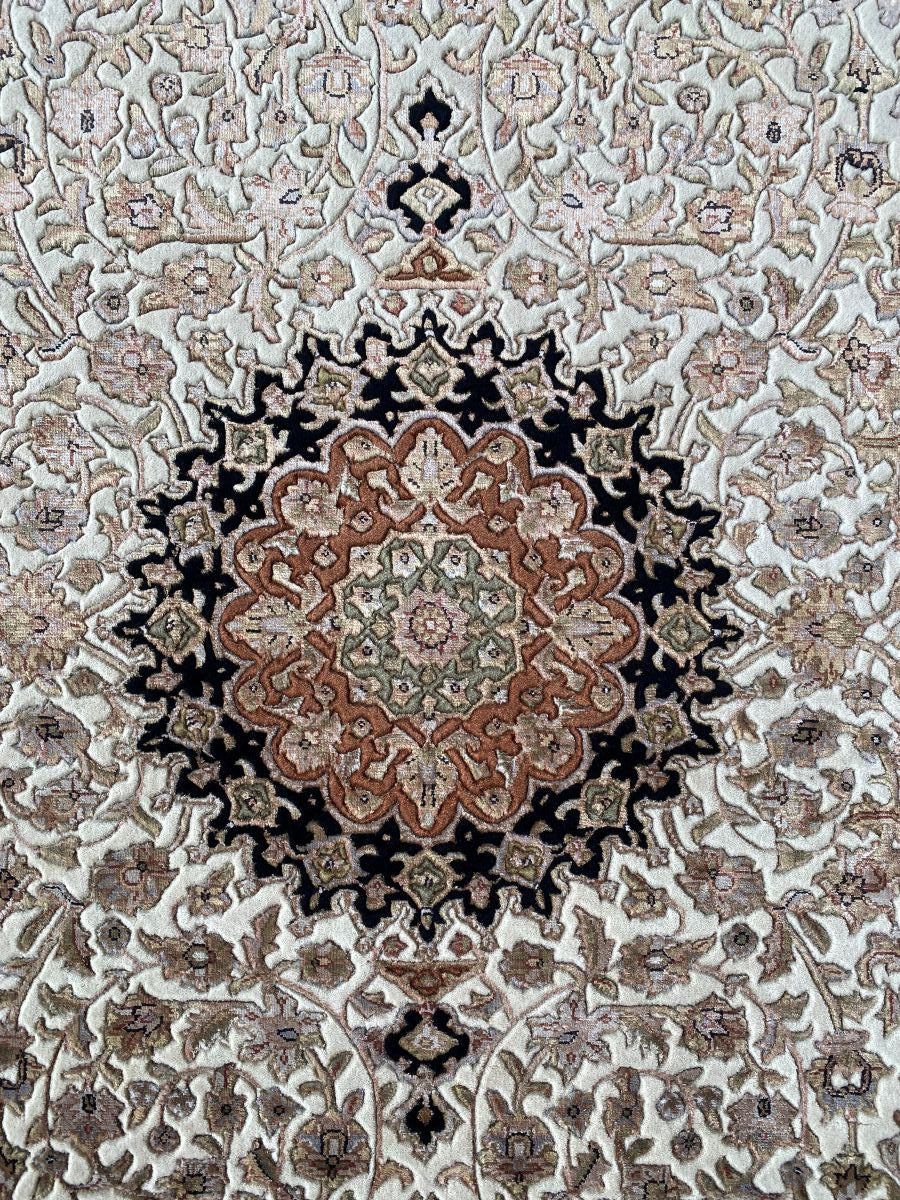 Traditional Hand-Woven Tabriz Design Carpet