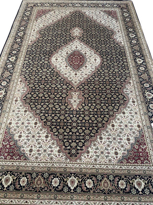 Fine Hand-Woven Persian Tabriz Mahi Design Carpet