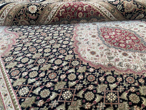 Fine Hand-Woven Persian Tabriz Mahi Design Carpet