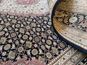 Fine Hand-Woven Persian Tabriz Mahi Design Carpet