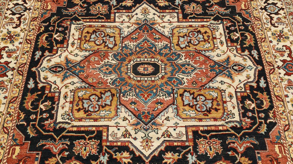 Hand-Woven Serapi Heriz Design Carpet
