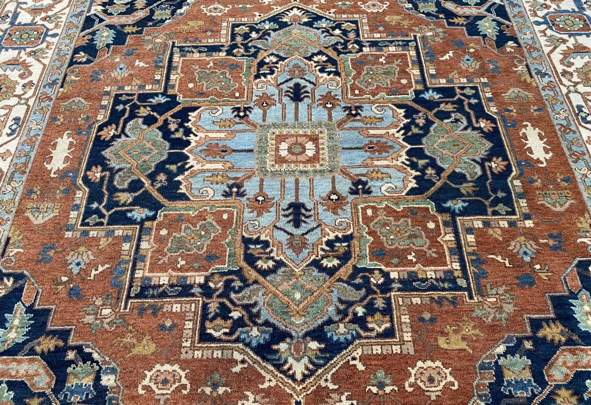 Hand-Woven Serapi Heriz Design Carpet