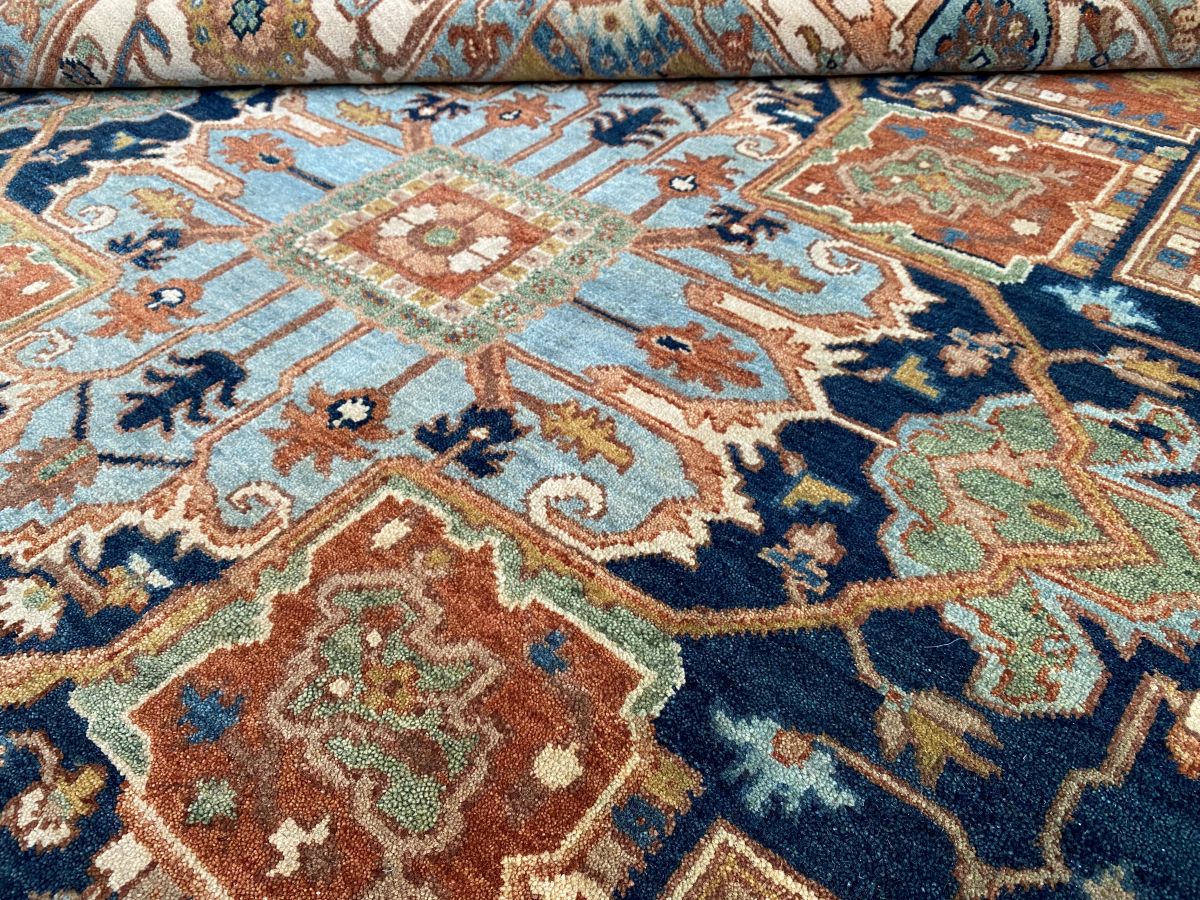 Hand-Woven Serapi Heriz Design Carpet