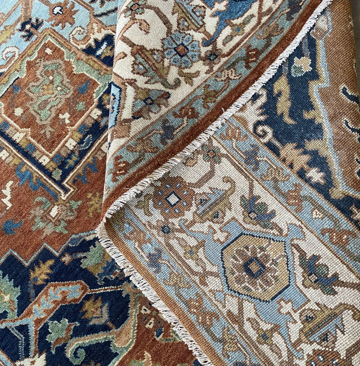 Hand-Woven Serapi Heriz Design Carpet