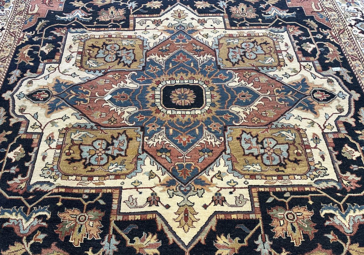 Hand-Woven Serapi Heriz Design Carpet