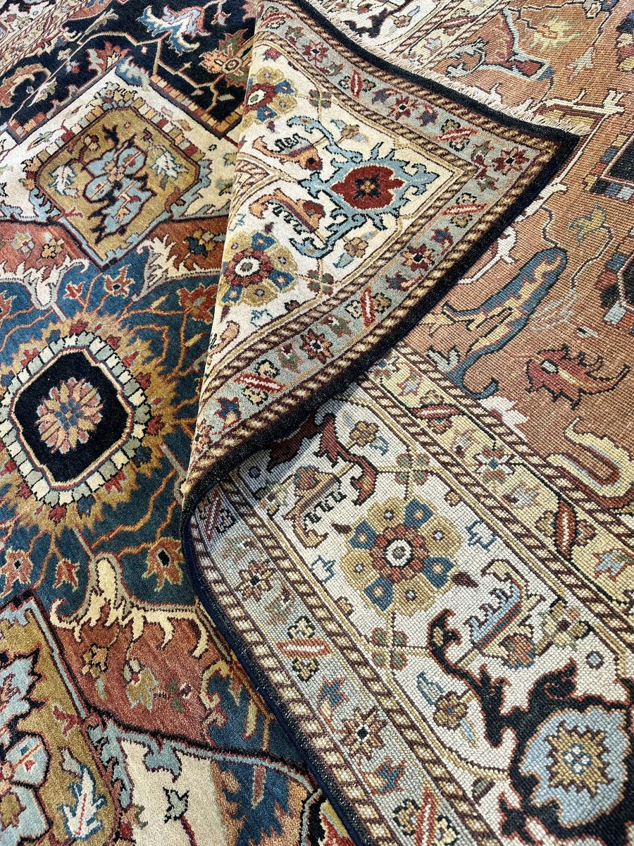 Hand-Woven Serapi Heriz Design Carpet