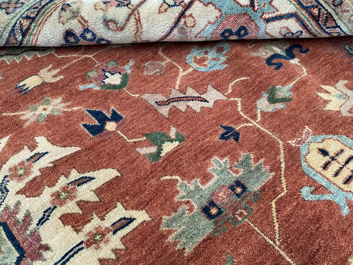 Hand-Woven Serapi Heriz Design Carpet