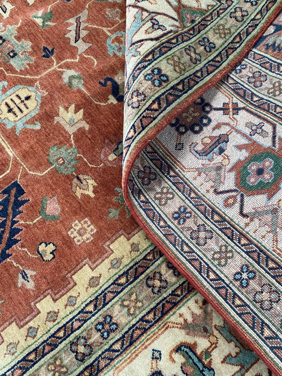 Hand-Woven Serapi Heriz Design Carpet