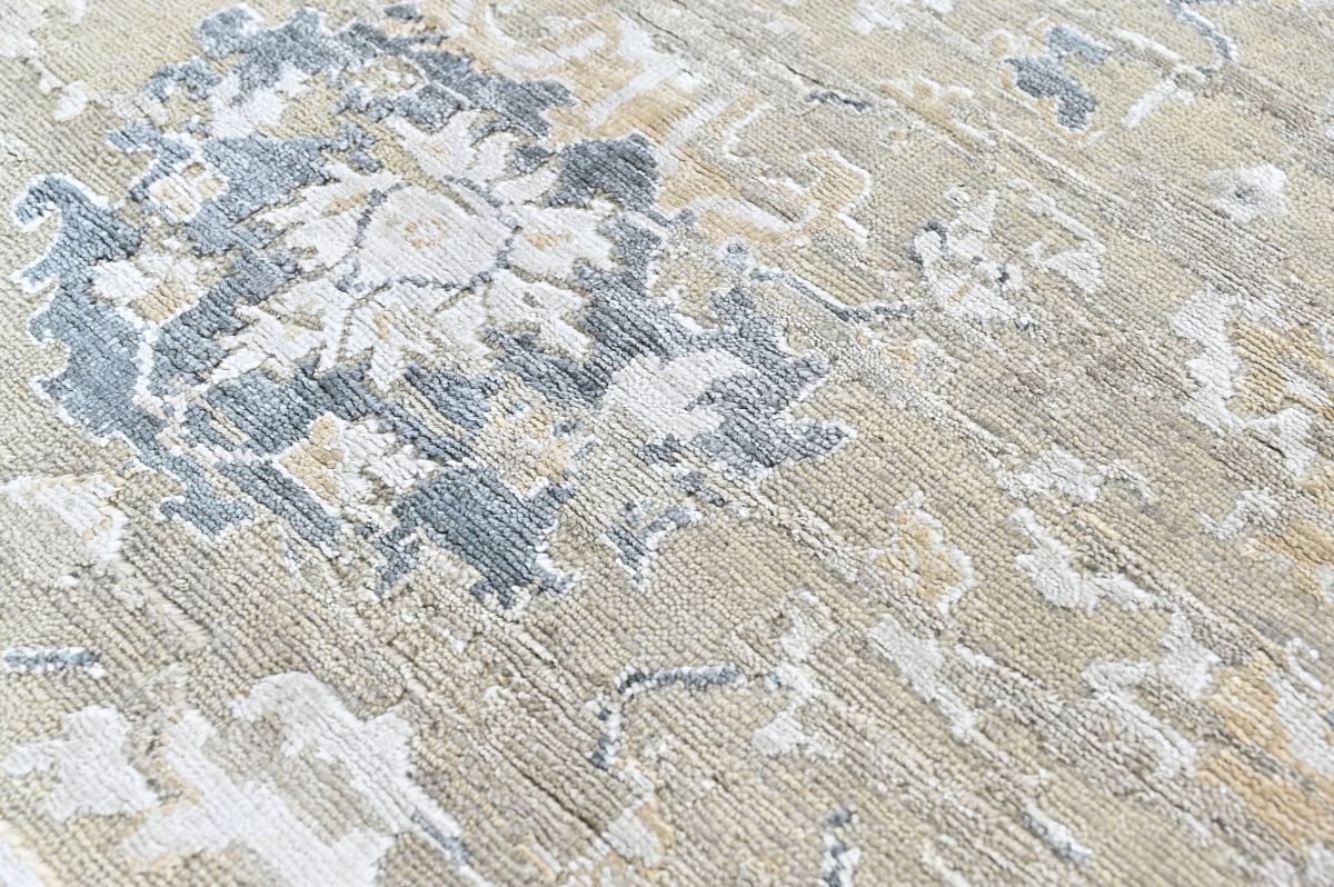 Hand-Knotted Modern Ushak  Sultanabad Collection