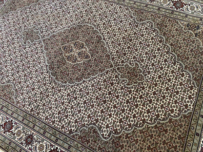 Fine Hand-Woven Persian Tabriz Mahi Design Carpet