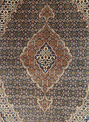 Fine Hand-Knotted Persian Tabriz Mahi Rug