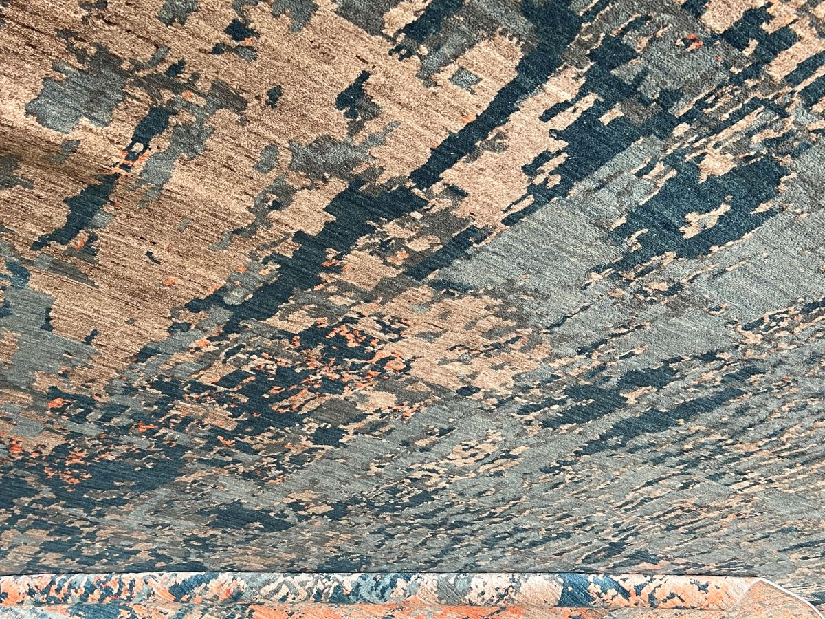 Hand-Woven Modern Everest Collection