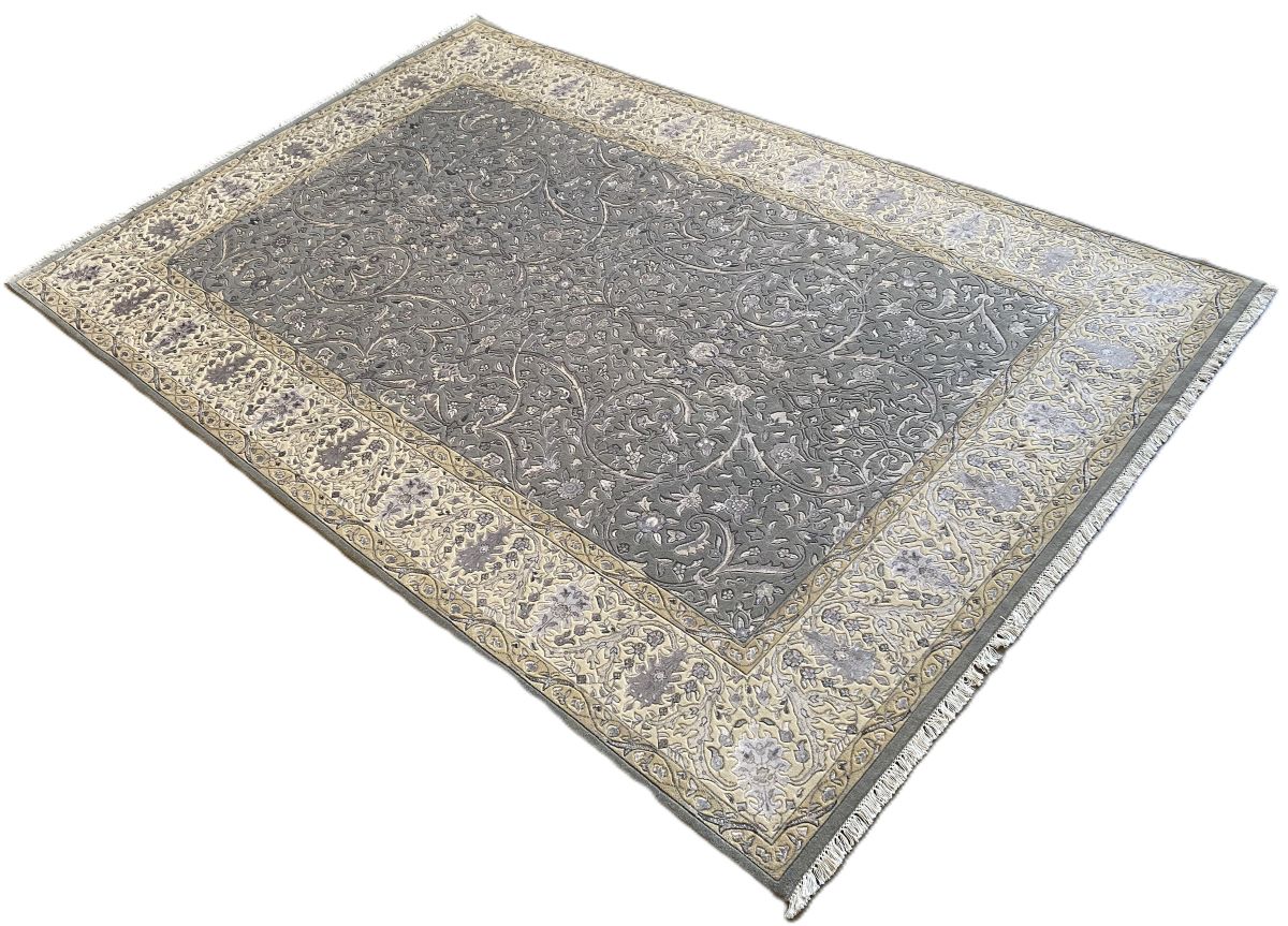 Fine Hand-Knotted Jaipur Isfahan Carpet