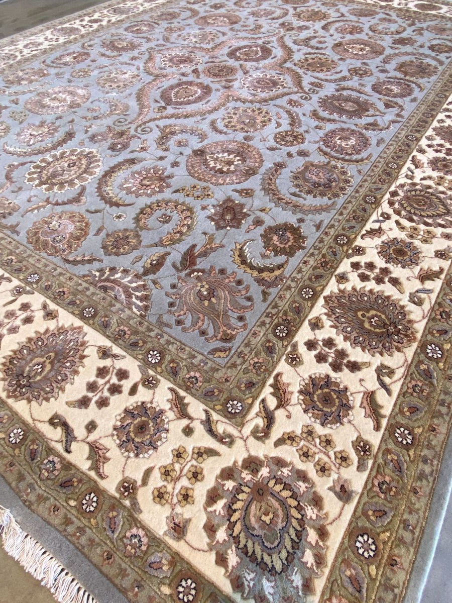 Traditional Hand-Woven Tabriz Design Rug
