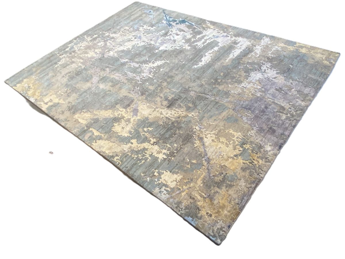 Hand-Woven Modern Everest Collection