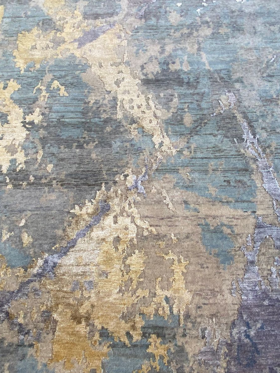 Hand-Woven Modern Everest Collection