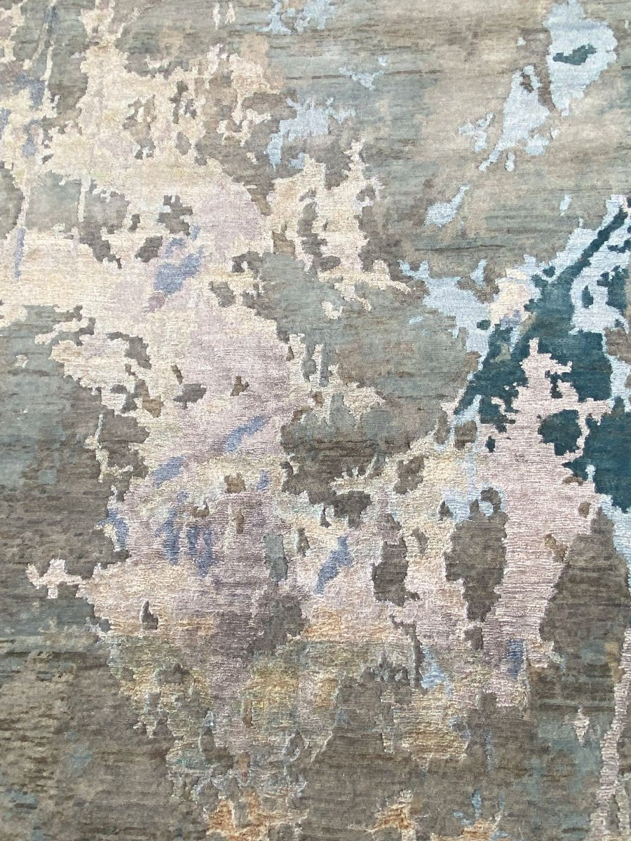 Hand-Woven Modern Everest Collection