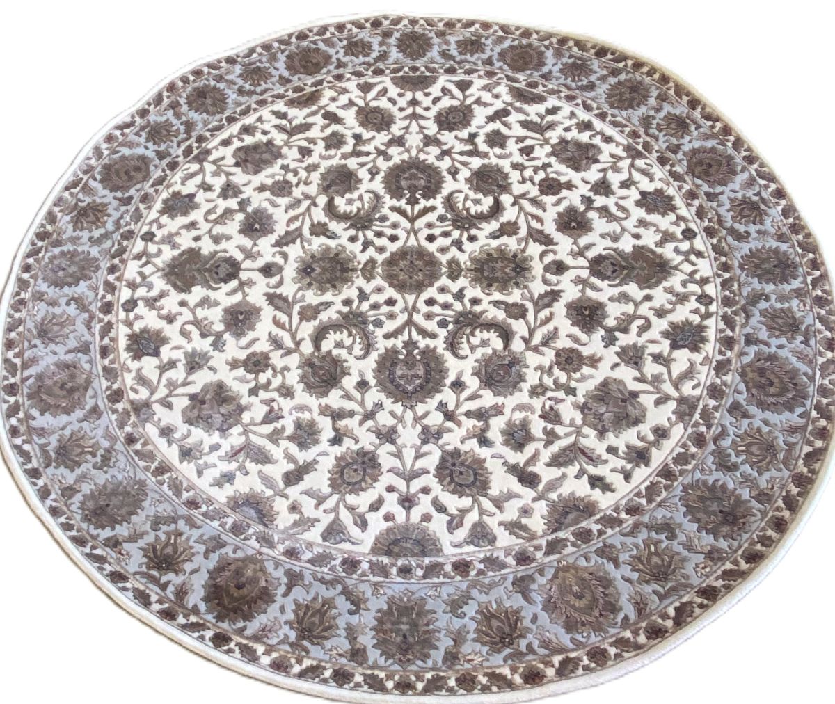 Fine Hand-Woven Persian Tabriz Design Carpet