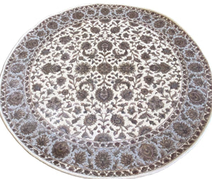 Fine Hand-Woven Persian Tabriz Design Carpet
